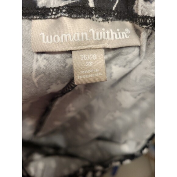 Woman Within Leaf Floral Leggings Women 26/28 2X Black Plus - Picture 3 of 5